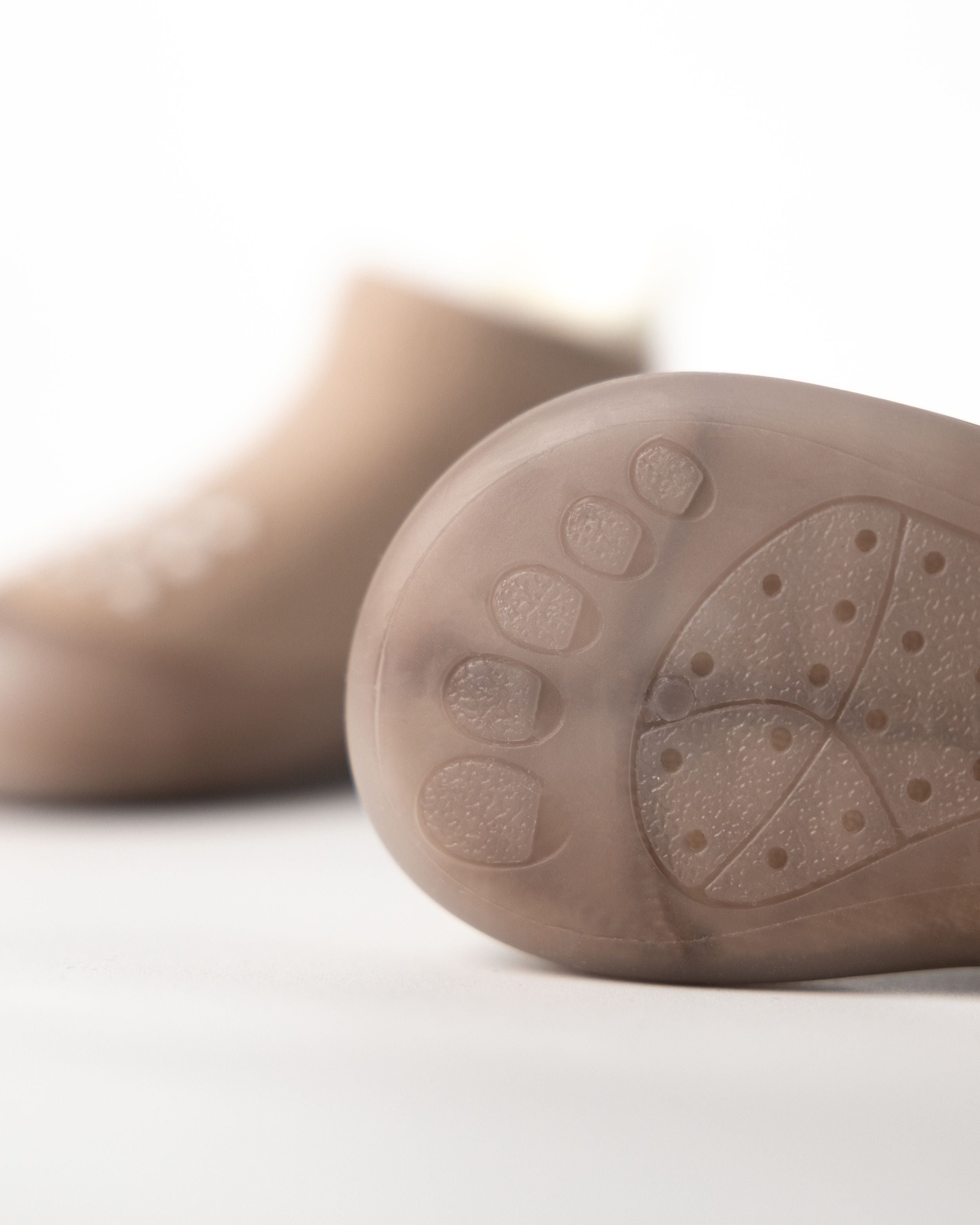 Lær-at-gå Startpakke i Økologisk Bomuld - Brun Figur og Blå/Beige/Hvide Strømper